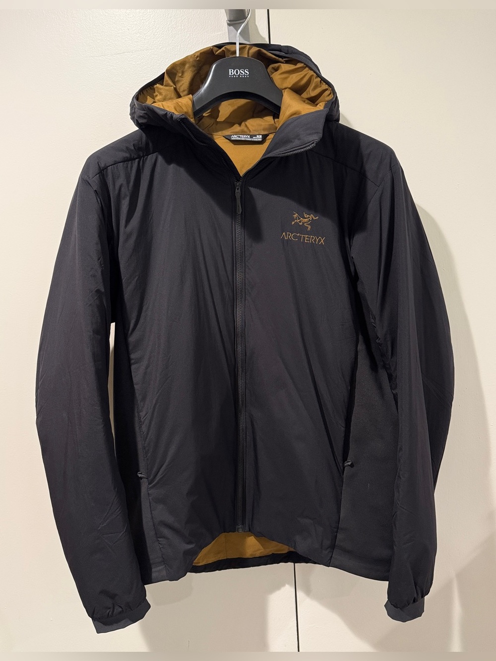 Arc'teryx Men's Atom LT Hoody in 24K Black, M